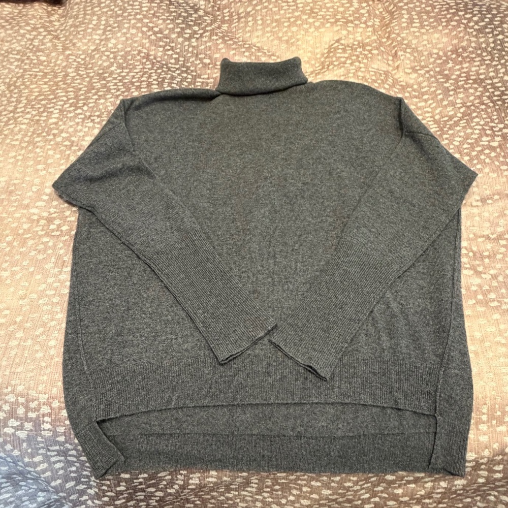 360 Cashmere Gray Turtleneck Sweater | Style #28146 | 100% Cashmere